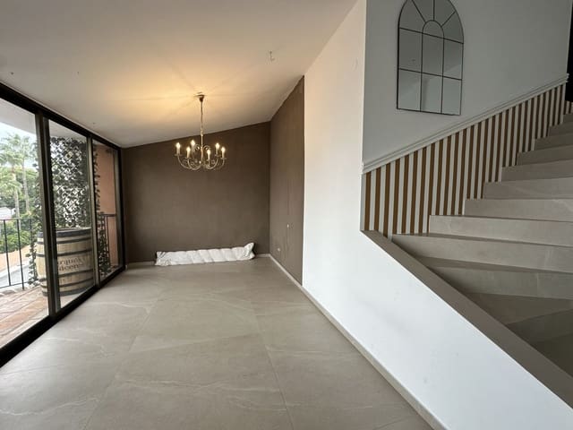 Kaupallinen vuokrattavana paikassa Calahonda, Mijas - 1 250 € (Ref: 9379876)