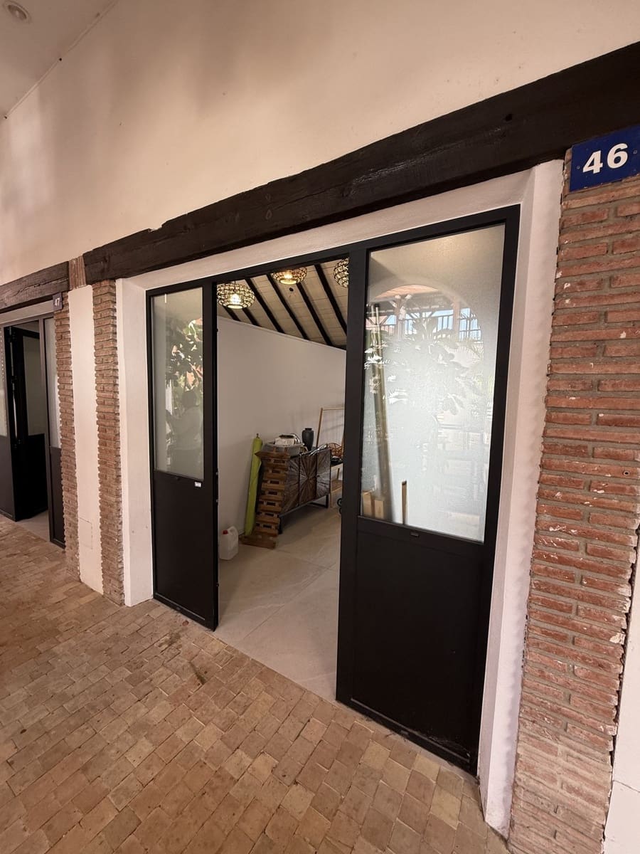 Erhverv til leje i Calahonda - € 1.250 (Ref: 9379876)