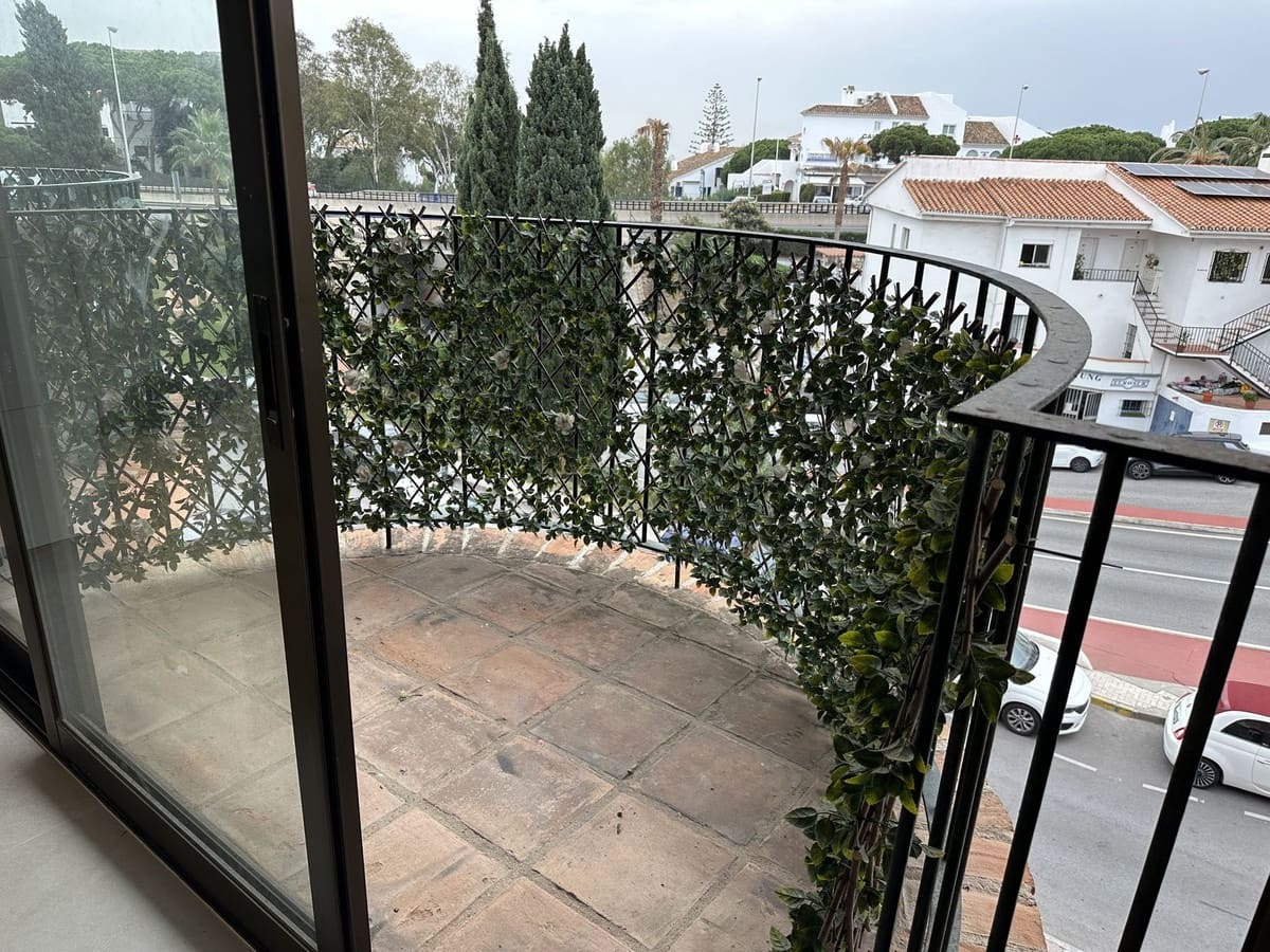 Erhverv til leje i Calahonda - € 1.250 (Ref: 9379876)