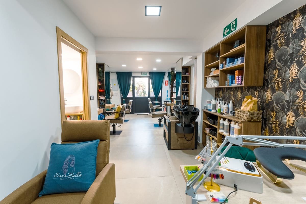 Commercieel te huur in Calahonda met garage - € 1.250 (Ref: 9379876)