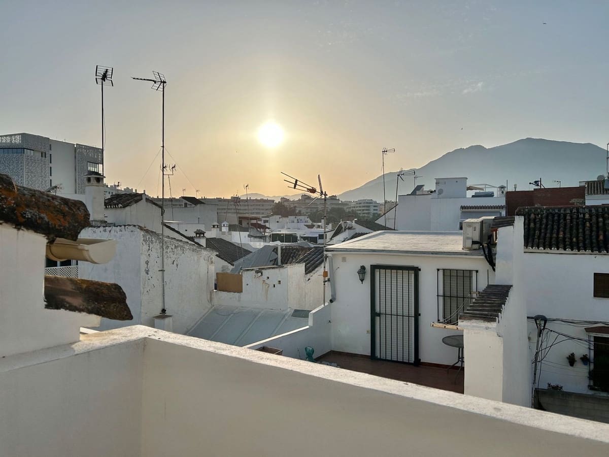 3 slaapkamer Huis te huur in Estepona - € 7.200 (Ref: 9405923)