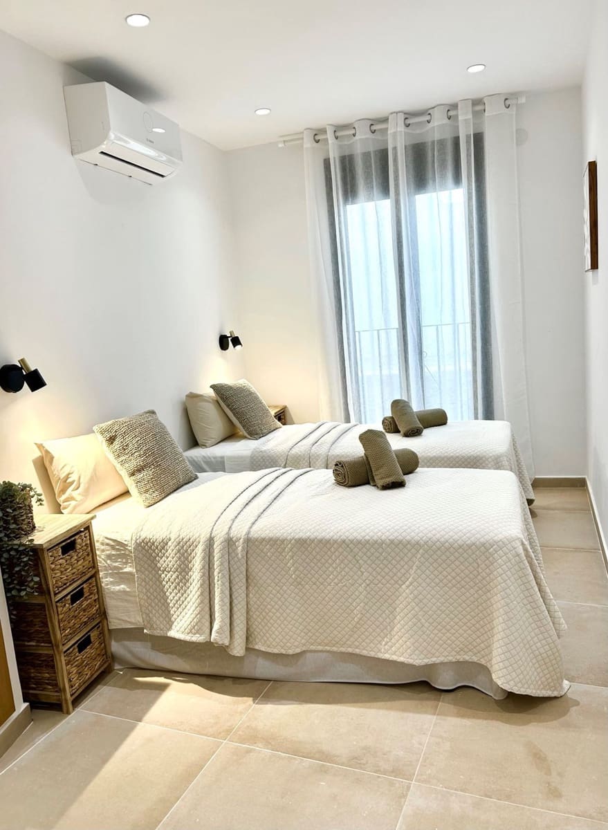 3 slaapkamer Huis te huur in Estepona - € 7.200 (Ref: 9405923)