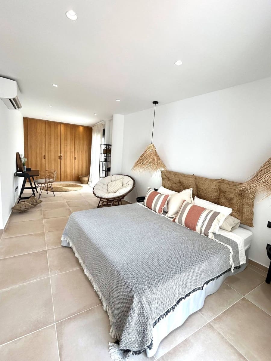 3 slaapkamer Huis te huur in Estepona - € 7.200 (Ref: 9405923)