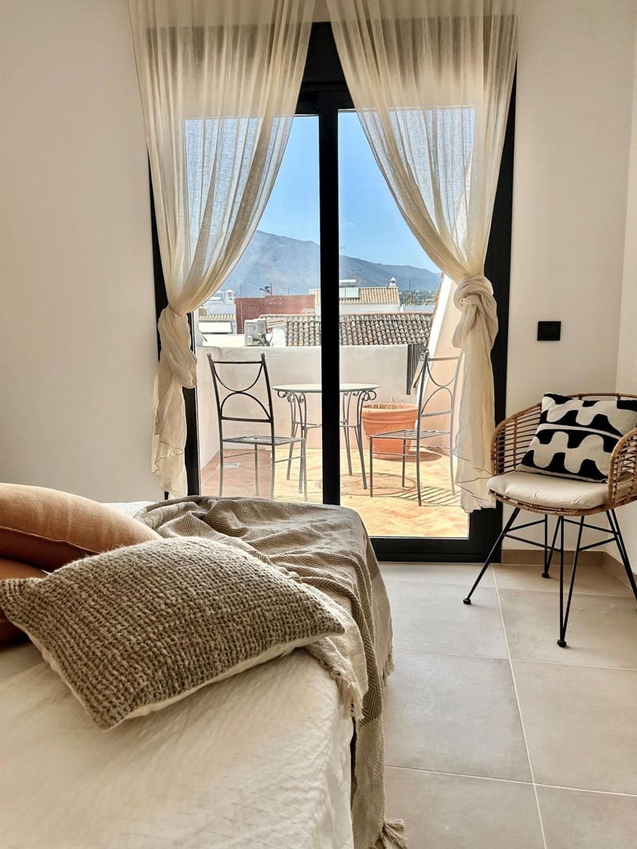 3 quarto Casa em Banda para arrendamento para férias em Estepona - 1 800 € (Ref: 9405924)