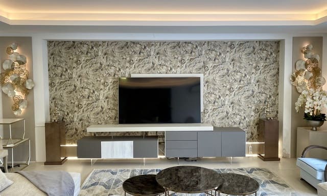 4 makuuhuone Huvila vuokrattavana paikassa El Paraiso, Estepona mukana uima-altaan 
autotalli - 12 500 € (Ref: 9427969)