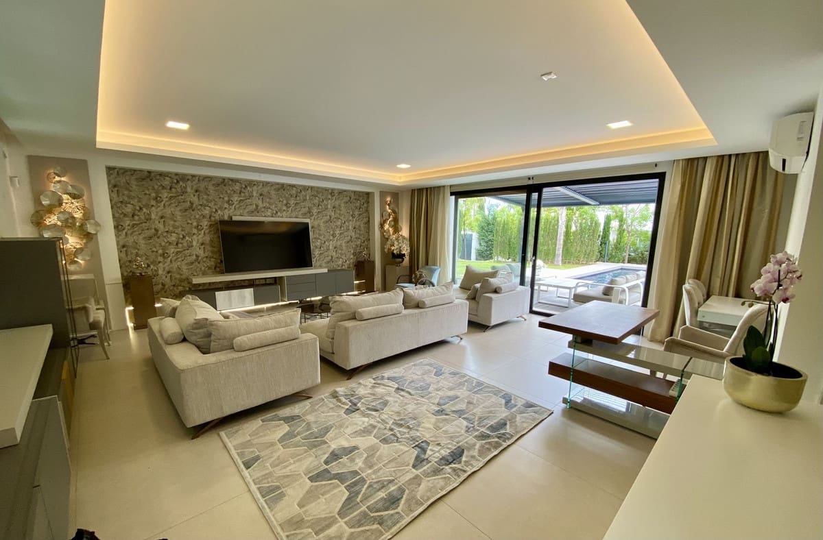 4 soverom Villa til leie i El Paraiso med svømmebasseng garasje - € 12 500 (Ref: 9427969)