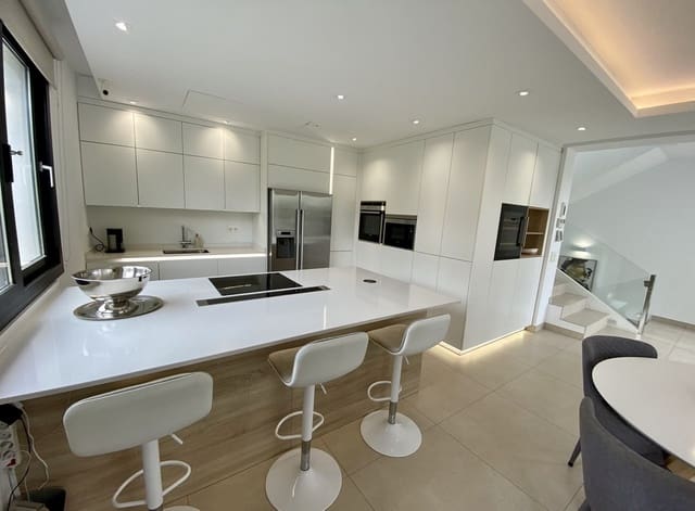 4 soverom Villa til leie i El Paraiso, Estepona med svømmebasseng garasje - € 12 500 (Ref: 9427969)