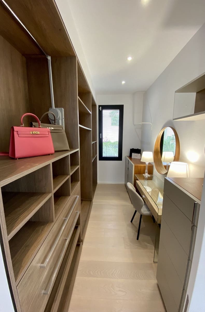 4 soverom Villa til leie i El Paraiso med svømmebasseng garasje - € 12 500 (Ref: 9427969)