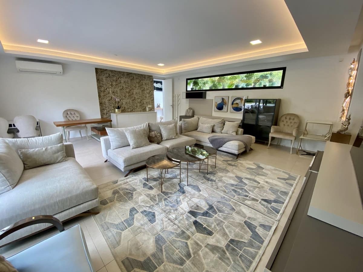 4 soverom Villa til leie i El Paraiso med svømmebasseng garasje - € 12 500 (Ref: 9427969)