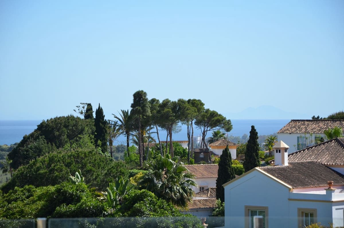 4 soverom Villa til leie i El Paraiso med svømmebasseng garasje - € 12 500 (Ref: 9427969)