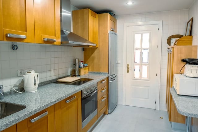 Ático de 2 habitaciones en Los Arqueros, Benahavís en venta con garaje - 395.000 € (Ref: 9447086)