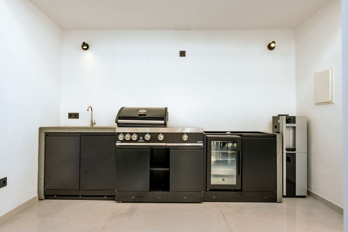 Villa/Maison de 5 chambres à louer à El Paraiso - 13 000 € (Ref: 9468668)