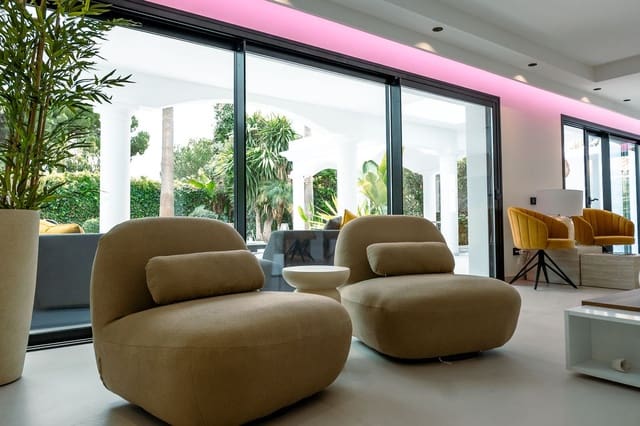 Villa/Maison de 5 chambres à louer à El Paraiso, Estepona - 13 000 € (Ref: 9468668)