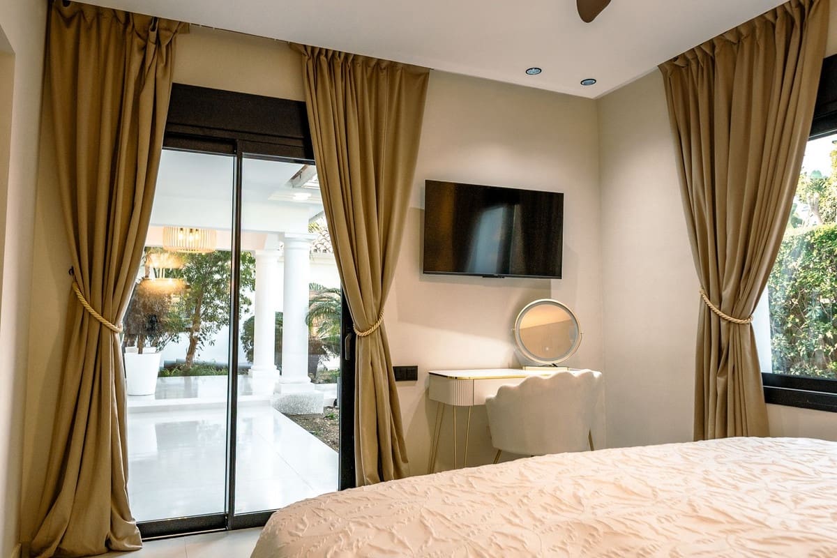 5 sypialnia Willa na kwatery wakacyjne w El Paraiso - 5 000 € (Ref: 9468669)