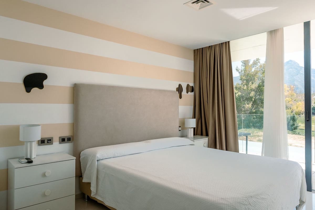 Chalet de 5 habitaciones en Nueva Andalucia en venta con piscina garaje - 3.350.000 € (Ref: 9470708)