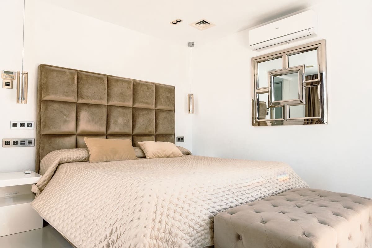 5 soverom Villa til leie i Nueva Andalucia med svømmebasseng garasje - € 15 000 (Ref: 9470709)