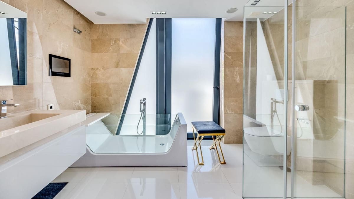 Chalet de 5 habitaciones en Nueva Andalucia en alquiler con piscina garaje - 12.000 € (Ref: 9470709)