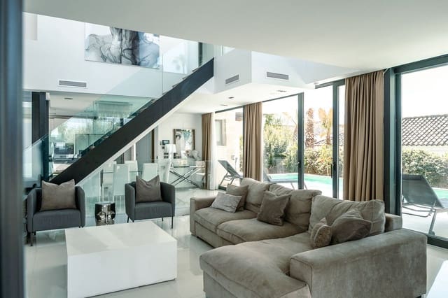 Chalet de 5 habitaciones en Nueva Andalucia, Marbella en alquiler con piscina garaje - 12.000 € (Ref: 9470709)