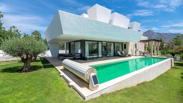 Chalet de 5 habitaciones en Nueva Andalucia, Marbella en alquiler con piscina garaje - 12.000 € (Ref: 9470709)