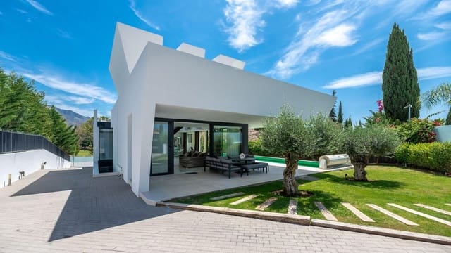 Chalet de 5 habitaciones en Nueva Andalucia, Marbella en alquiler con piscina garaje - 12.000 € (Ref: 9470709)