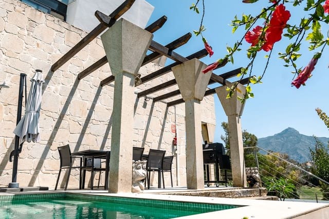 Chalet de 5 habitaciones en Nueva Andalucia, Marbella en alquiler con piscina garaje - 12.000 € (Ref: 9470709)