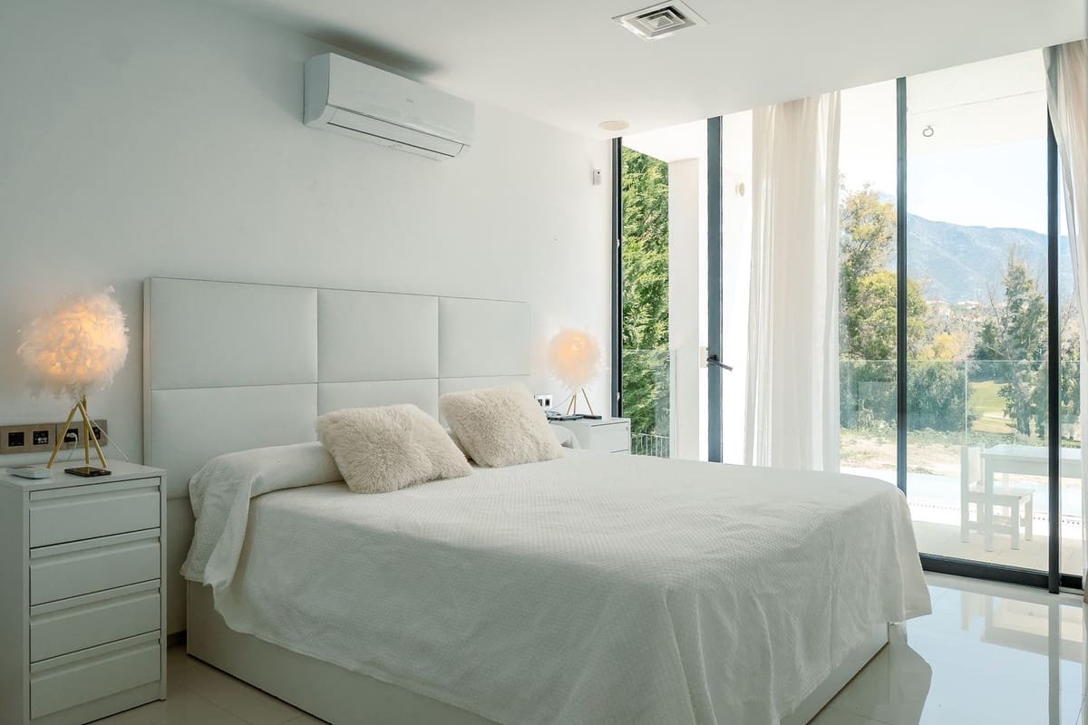 5 quarto Moradia para arrendamento para férias em Nueva Andalucia com piscina Garagem - 8 500 € (Ref: 9470710)