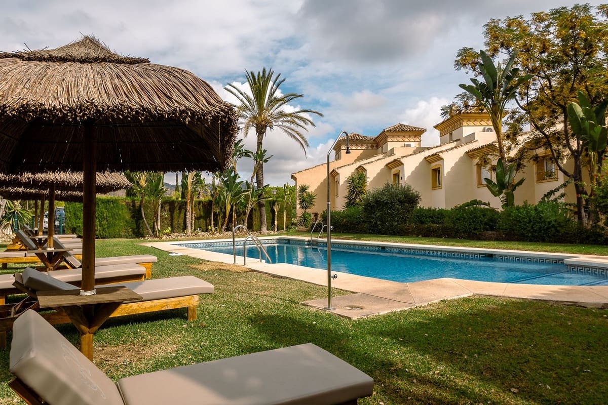 3 bedroom Semi-detached Villa for sale in Elviria with pool garage - € 1,800,000 (Ref: 9488034)