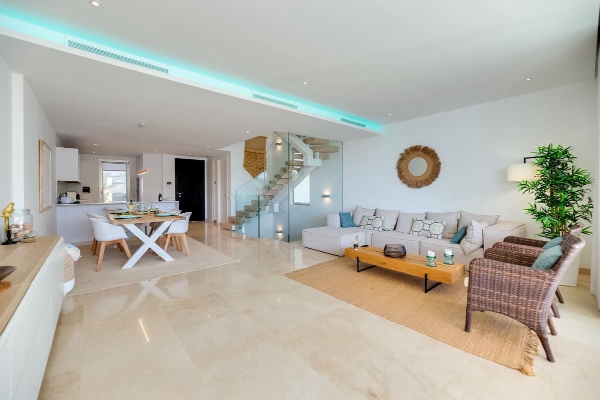 4 bedroom Townhouse for rent in Marbella with pool garage - € 5,000 (Ref: 9490961)