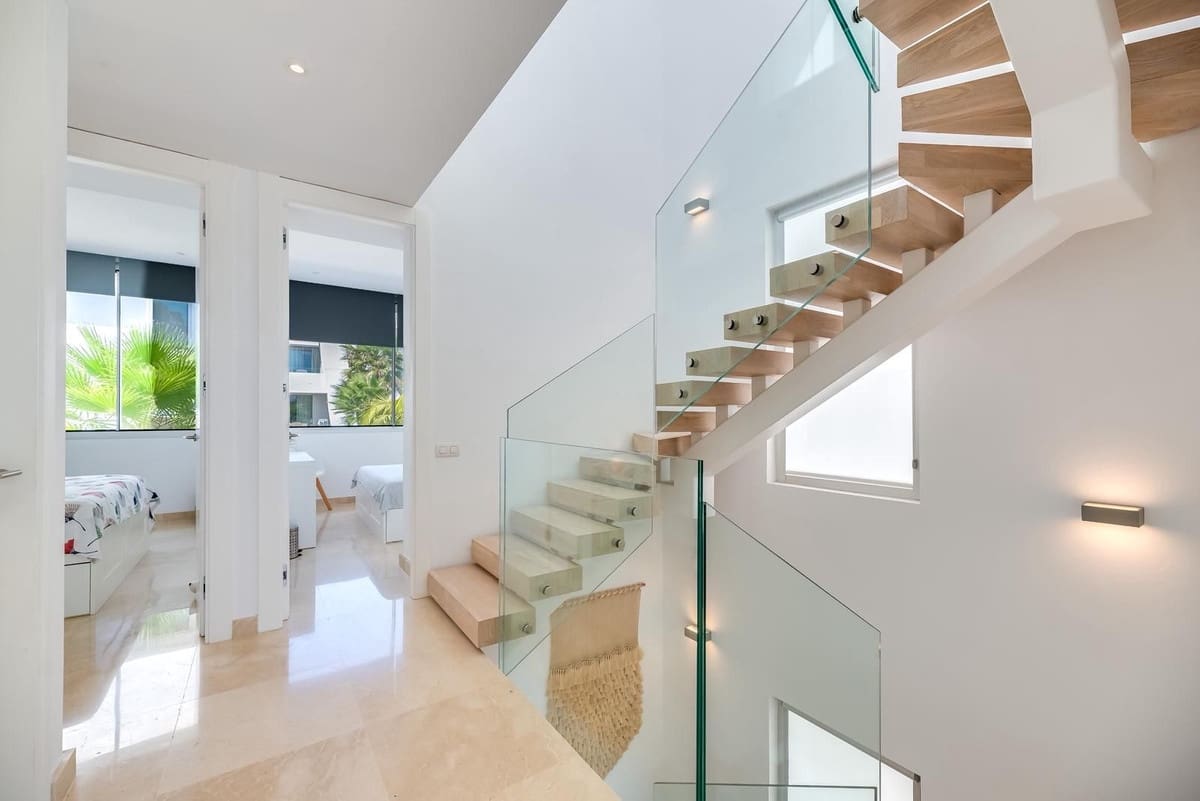 4 bedroom Townhouse for rent in Marbella with pool garage - € 5,000 (Ref: 9490961)