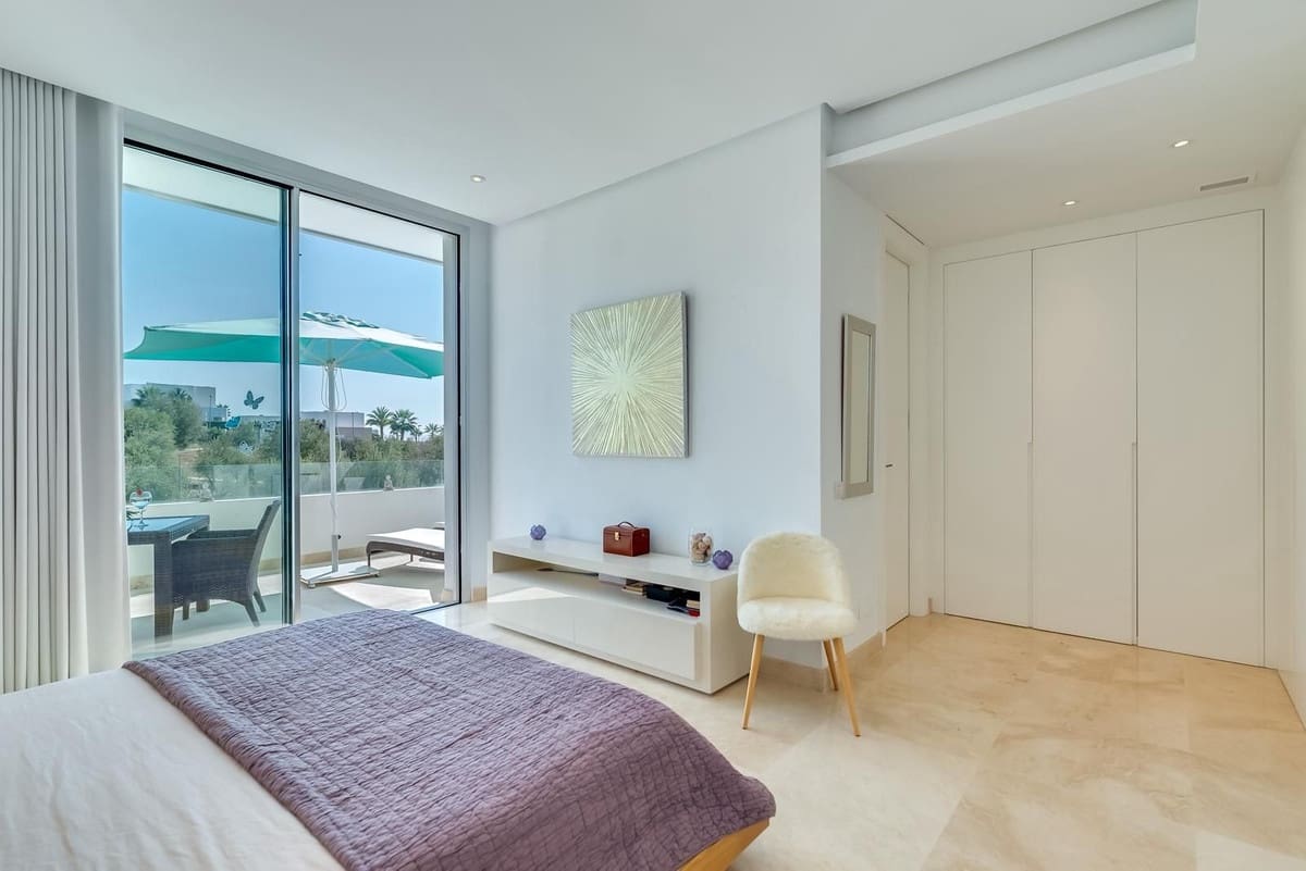 4 bedroom Townhouse for rent in Marbella with pool garage - € 5,000 (Ref: 9490961)