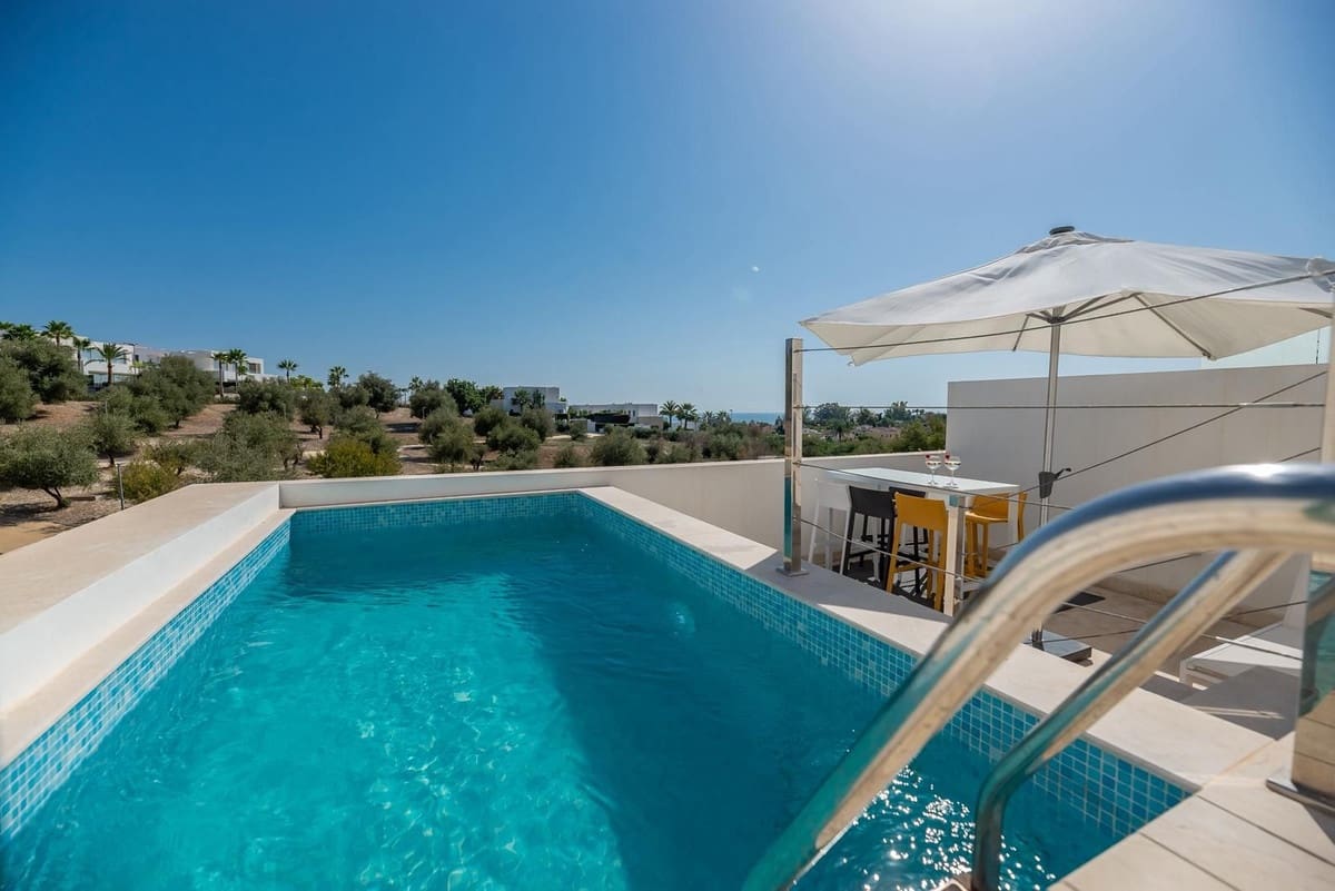 4 bedroom Townhouse for rent in Marbella with pool garage - € 5,000 (Ref: 9490961)
