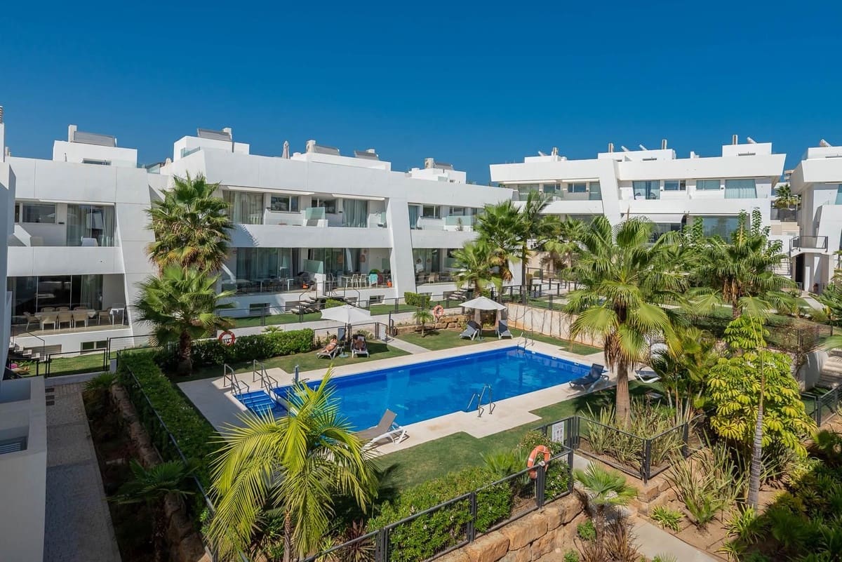 4 bedroom Townhouse for rent in Marbella with pool garage - € 5,000 (Ref: 9490961)