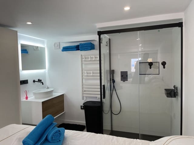 3 bedroom Semi-detached Villa for holiday rental in Bahía Dorada, Estepona - € 2,500 (Ref: 9507990)