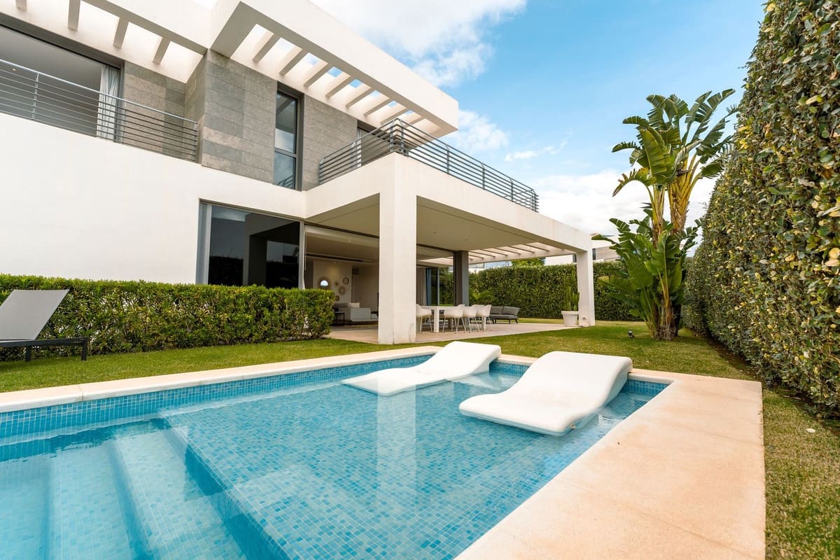 3 bedroom Villa for rent in Cancelada with pool garage - € 8,000 (Ref: 9524707)