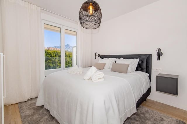 2 chambre Appartement à vendre à Nueva Andalucia, Marbella avec piscine garage - 675 000 € (Ref: 9529195)