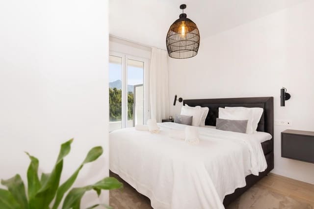 2 slaapkamer Appartement te koop in Nueva Andalucia, Marbella met zwembad garage - € 750.000 (Ref: 9529196)