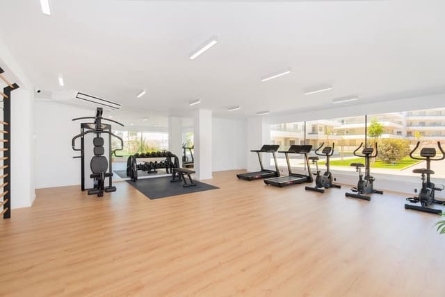 2 chambre Appartement à vendre à Nueva Andalucia, Marbella avec piscine garage - 675 000 € (Ref: 9529196)