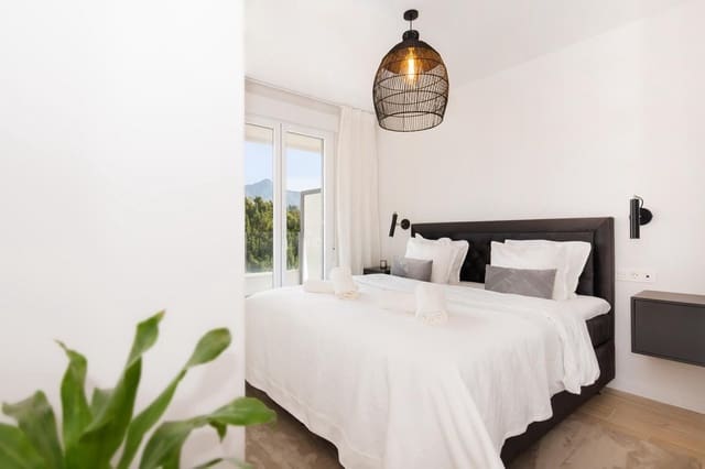 Apartamento de 2 habitaciones en Nueva Andalucia, Marbella en venta con piscina garaje - 675.000 € (Ref: 9529196)