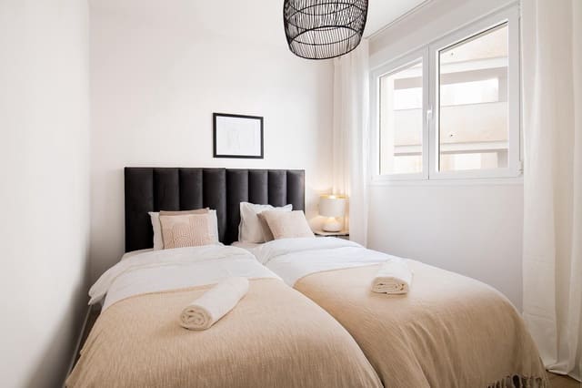 2 sypialnia Apartament na sprzedaż w Nueva Andalucia, Marbella z basenem garażem - 675 000 € (Ref: 9529197)