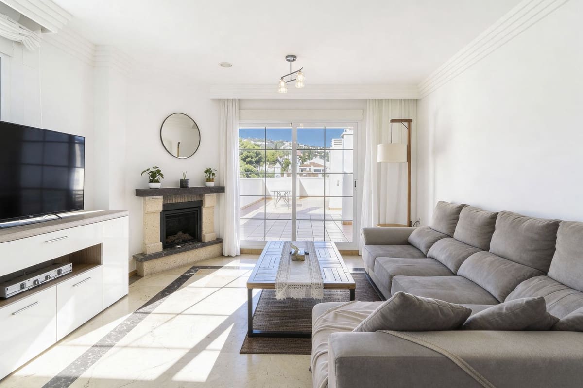 3 slaapkamer Appartement te huur in Rio Real met zwembad garage - € 2.600 (Ref: 9537847)