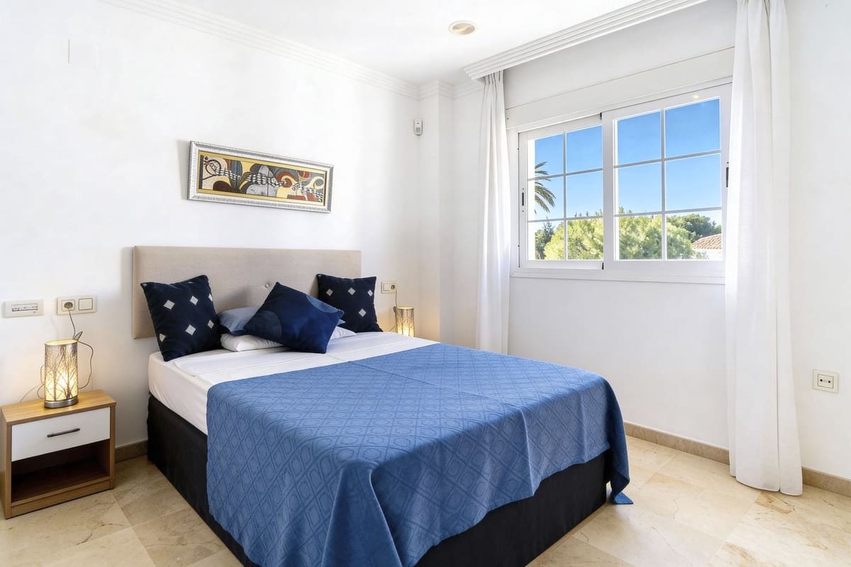 3 slaapkamer Appartement te huur in Rio Real met zwembad garage - € 2.600 (Ref: 9537847)