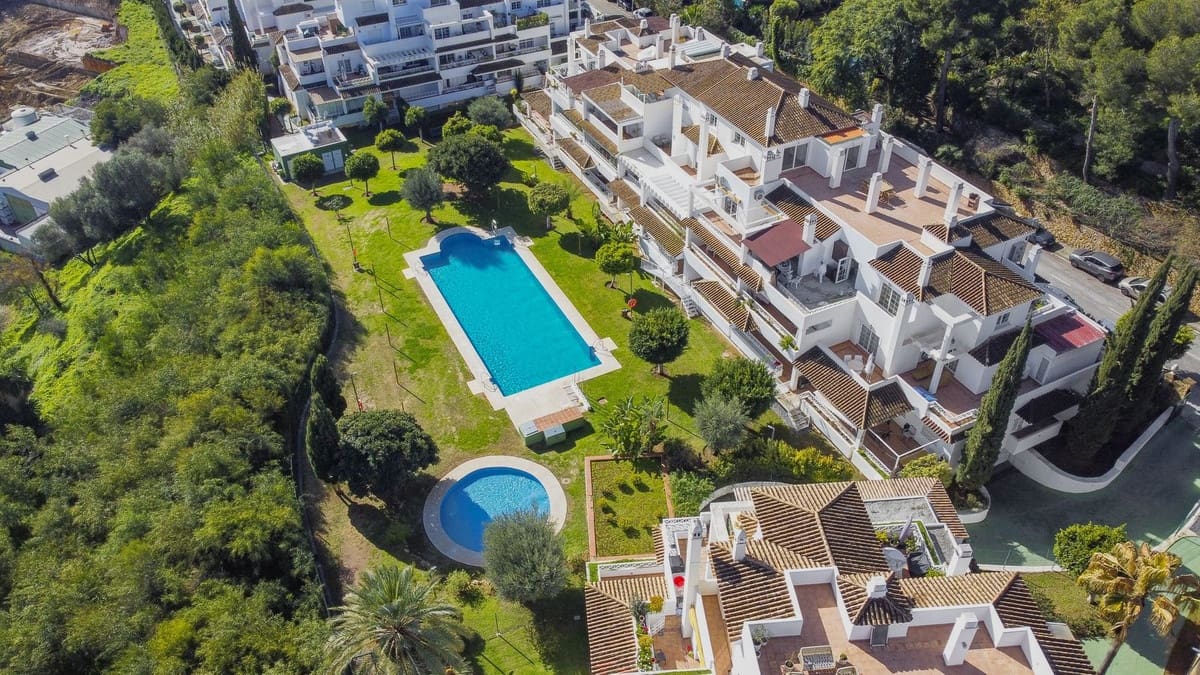 3 slaapkamer Appartement te huur in Rio Real met zwembad garage - € 2.600 (Ref: 9537847)