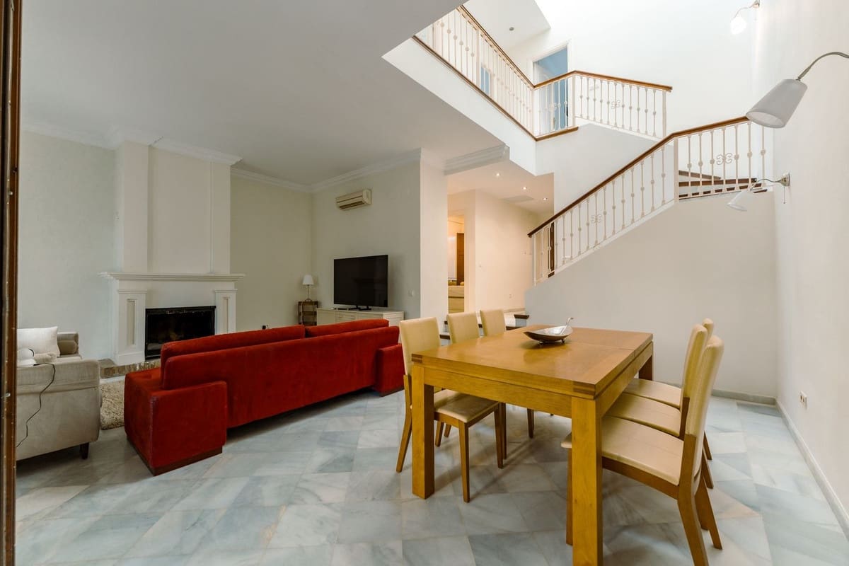 4 bedroom Townhouse for rent in Guadalmina with pool garage - € 4,000 (Ref: 9539862)