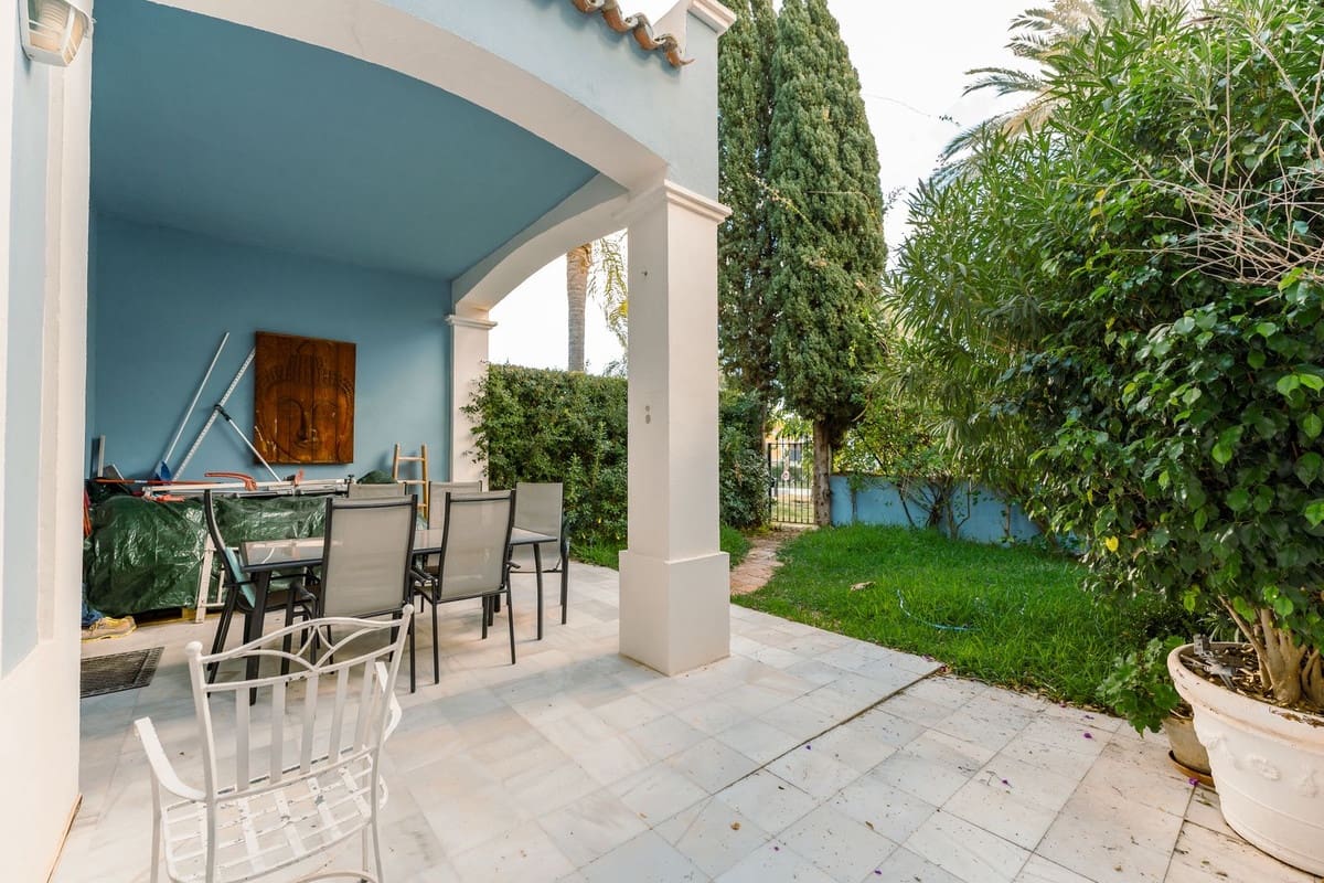 4 bedroom Townhouse for rent in Guadalmina with pool garage - € 4,000 (Ref: 9539862)