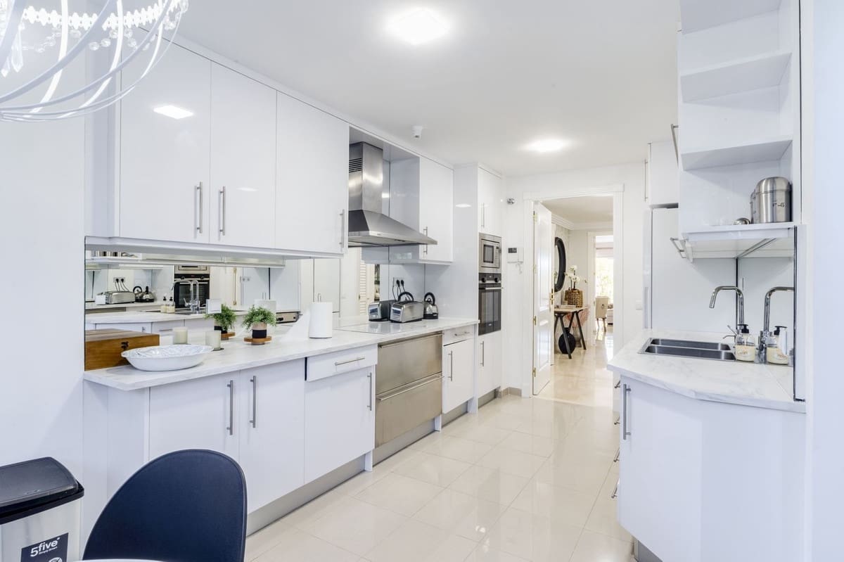 2 camera da letto Appartamento in vendita in Nueva Andalucia con piscina garage - 760.000 € (Rif: 9564110)