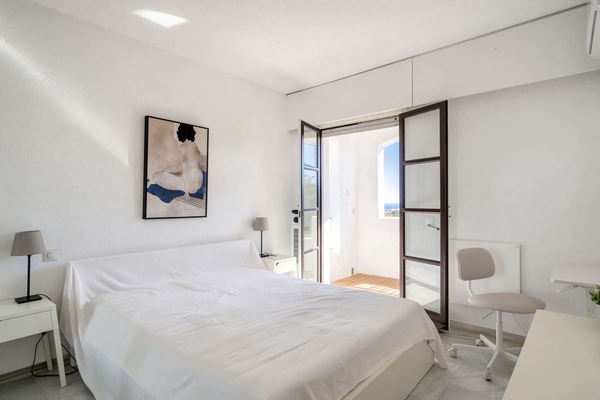 2 bedroom Apartment for sale in Los Arqueros with pool garage - € 425,000 (Ref: 9603263)