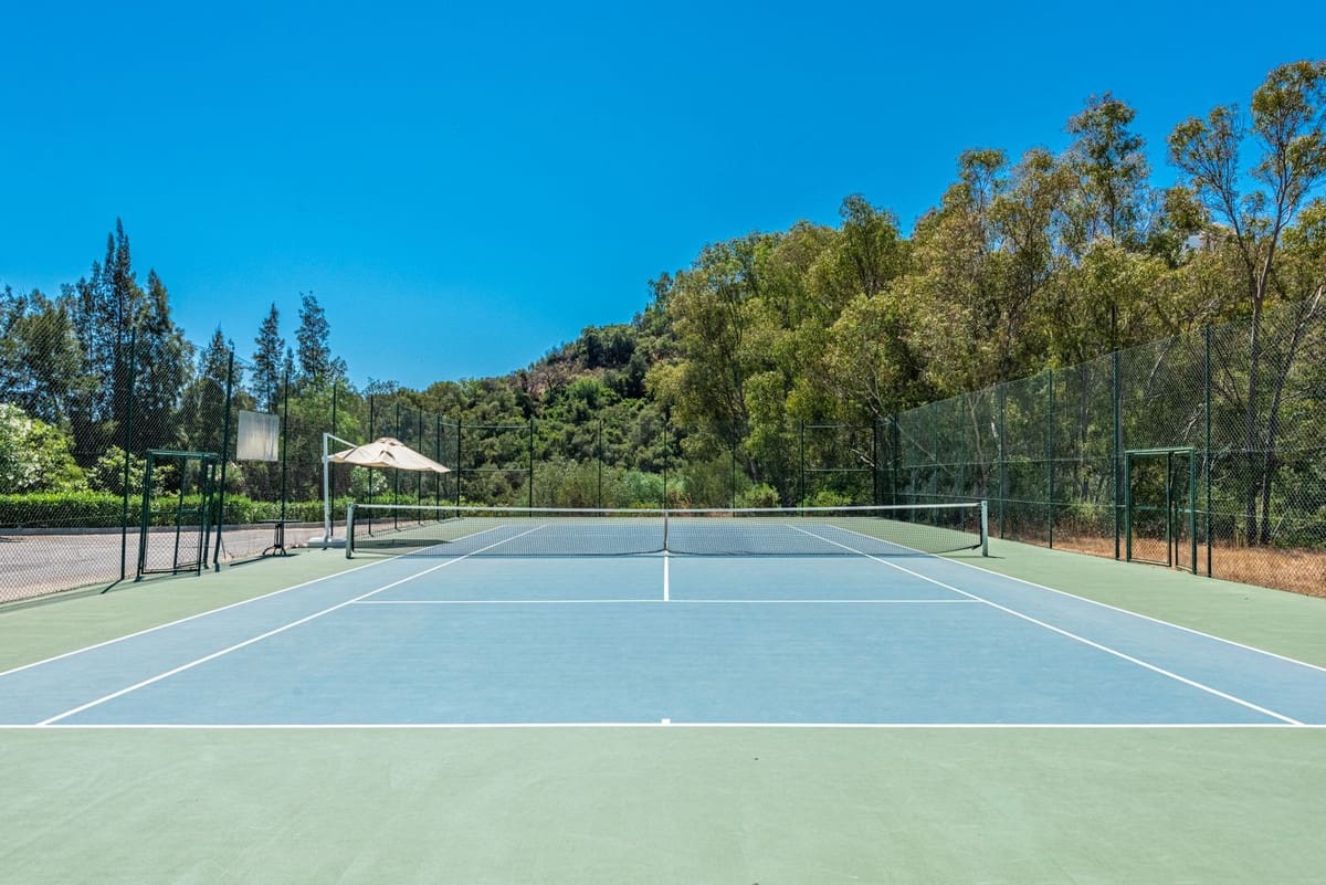 2 bedroom Apartment for sale in Los Arqueros with pool garage - € 425,000 (Ref: 9603263)