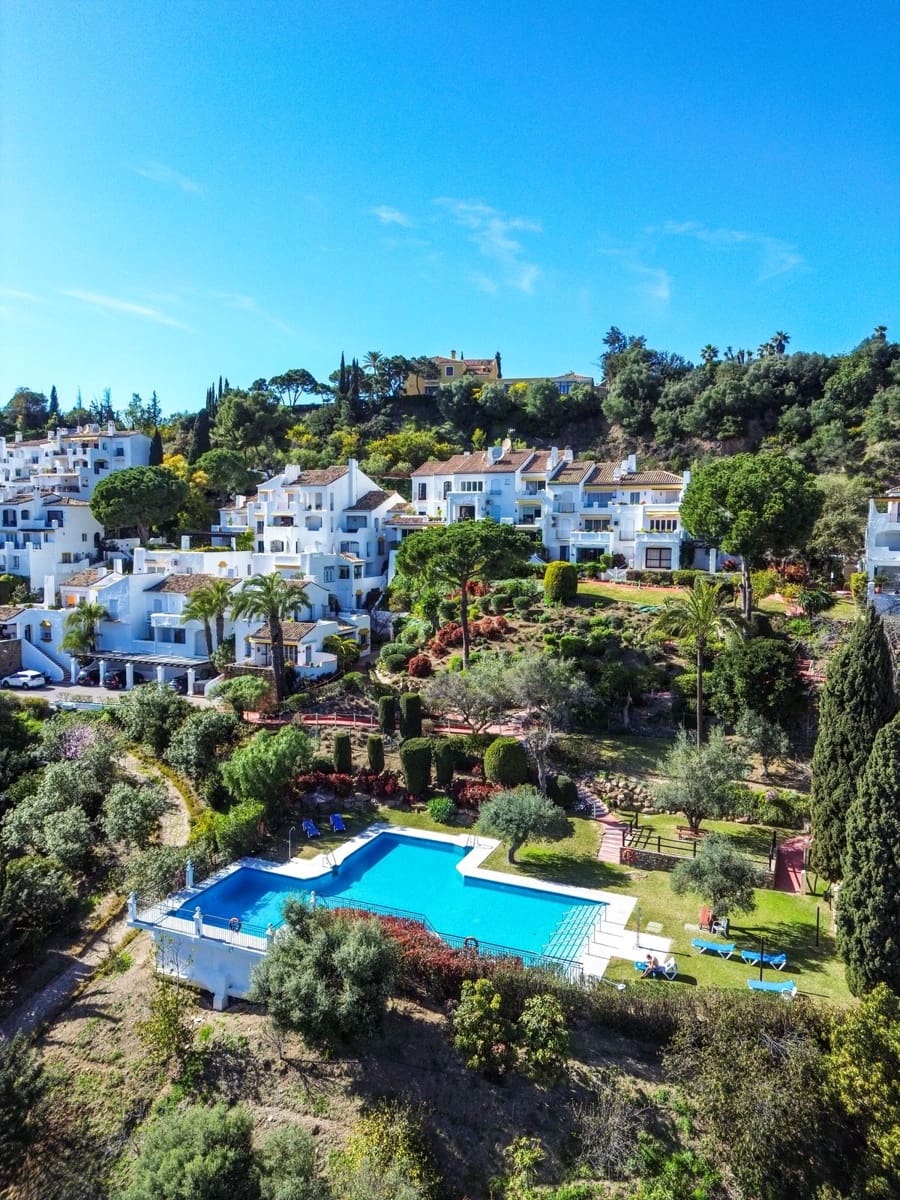 2 bedroom Apartment for sale in Los Arqueros with pool garage - € 425,000 (Ref: 9603263)