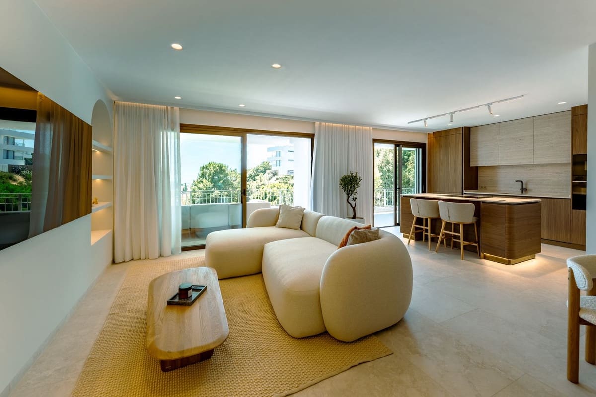 3 bedroom Apartment for rent in La Quinta with pool garage - € 5,750 (Ref: 9603264)