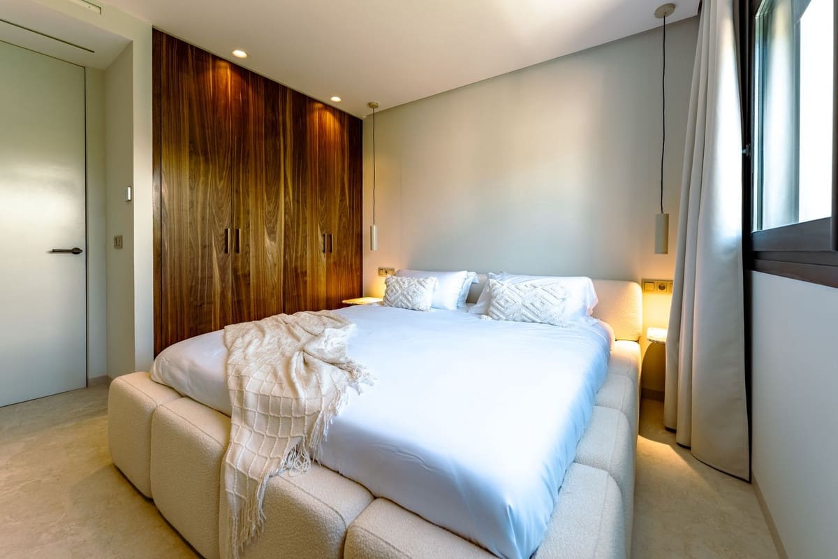3 bedroom Apartment for rent in La Quinta with pool garage - € 5,750 (Ref: 9603264)